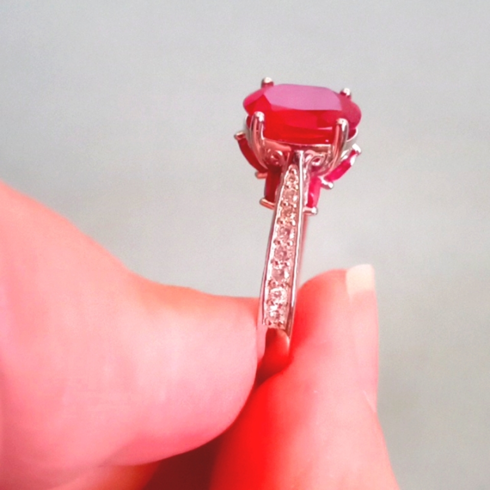 NIASSA RUBY, WHITE ZIRCON RING - Picture 3 of 10